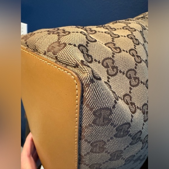 GUCCI Tan Bucket Tote with Silver Hardware- PRISTINE! - Picture 11 of 12